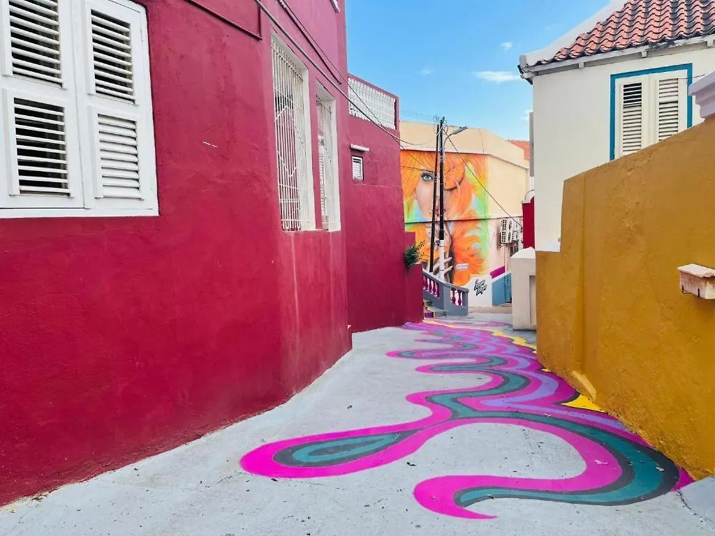 Konukevi Catherine Suites Willemstad